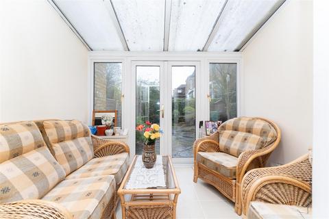 76 Lavington Road, London, W13 9LR