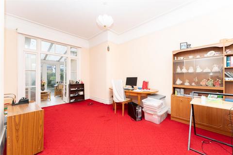 76 Lavington Road, London, W13 9LR