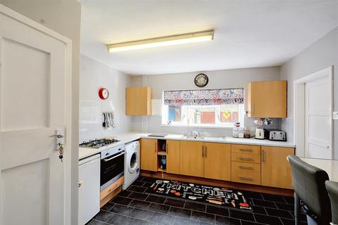 3 bedroom semi-detached house for sale, Hillbeck Crescent, Wollaton, Nottingham