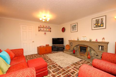 2 bedroom detached bungalow for sale, Pippin Close, Rushden NN10