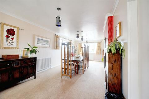 4 bedroom detached house for sale - Troutbeck Crescent, Bramcote, Nottingham