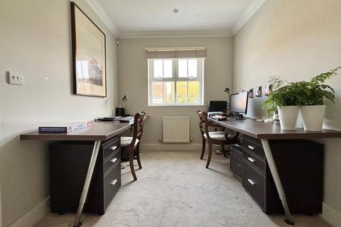 48 Whitstone Lane, Beckenham, BR3 3FZ