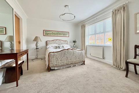48 Whitstone Lane, Beckenham, BR3 3FZ