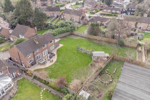 3 Lower Mead, Iver, SL0 0DX