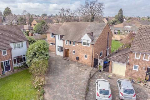 3 Lower Mead, Iver, SL0 0DX