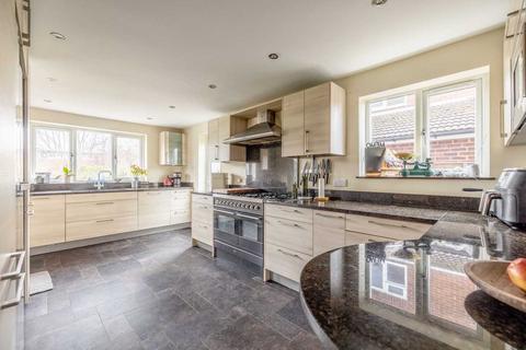 3 Lower Mead, Iver, SL0 0DX