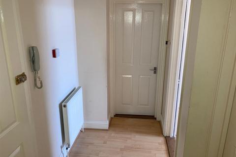 2 bedroom flat to rent - Maidswood House, Cherrydown Avenue, London