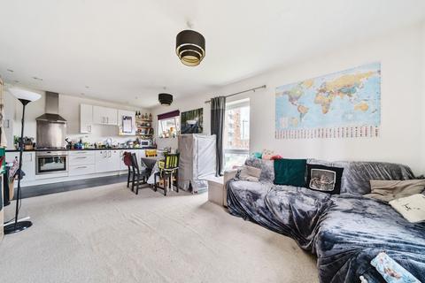 2 bedroom apartment for sale - Magnolia House, Spelthorne Grove, Sunbury-on-Thames, TW16