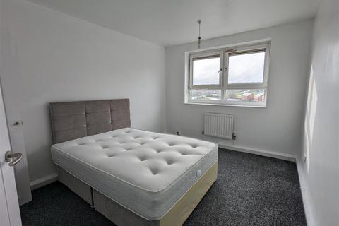 1 bedroom flat for sale, Danecourt Road, Bradford
