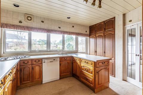 24 Broadhurst, Ashtead, KT21 1QD