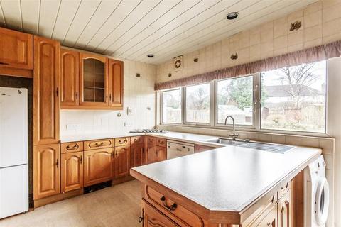 24 Broadhurst, Ashtead, KT21 1QD