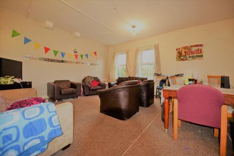 1 bedroom in a house share to rent - 40 Archery Road (HS)