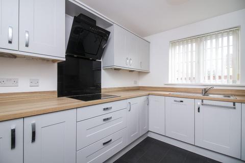 3 bedroom flat to rent, Beachborough Close, North Shields