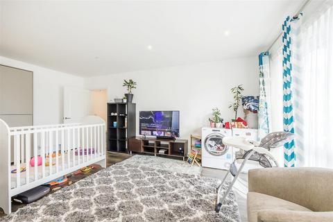 3 bedroom flat for sale - Brennan House, London E10