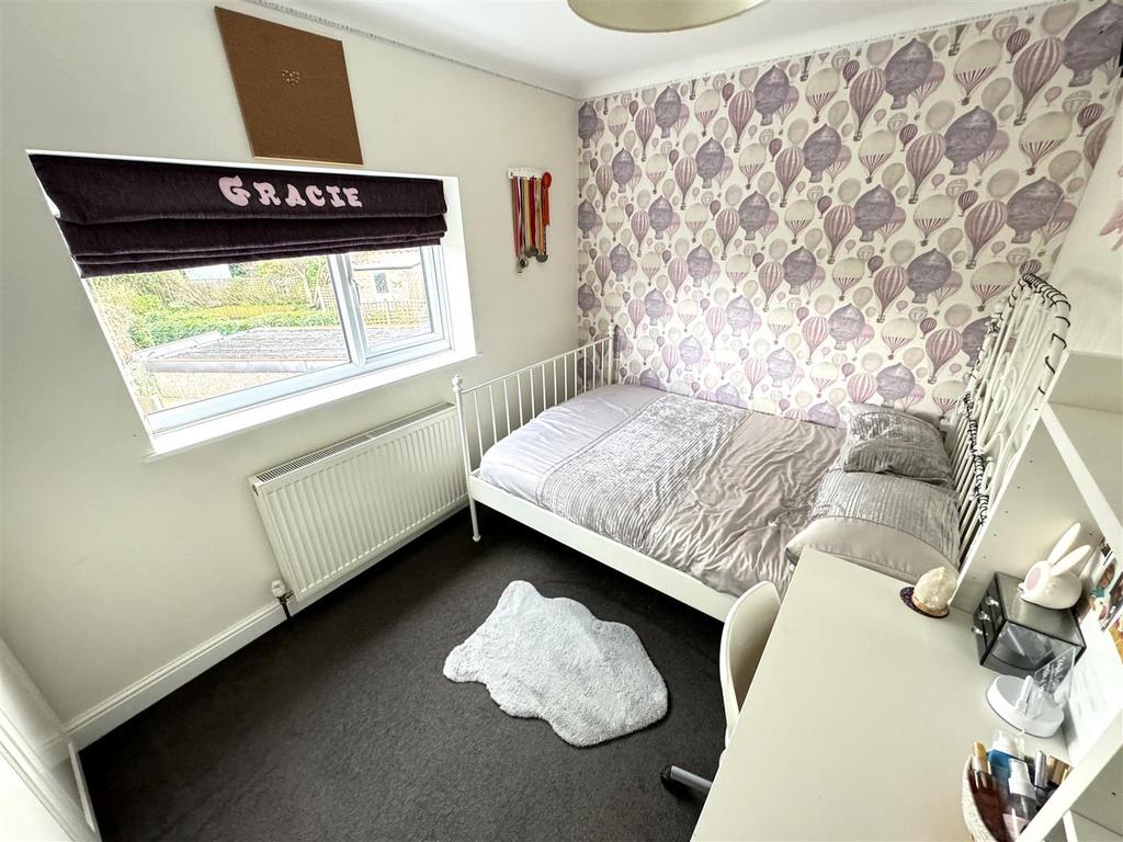Bed 3.jpg