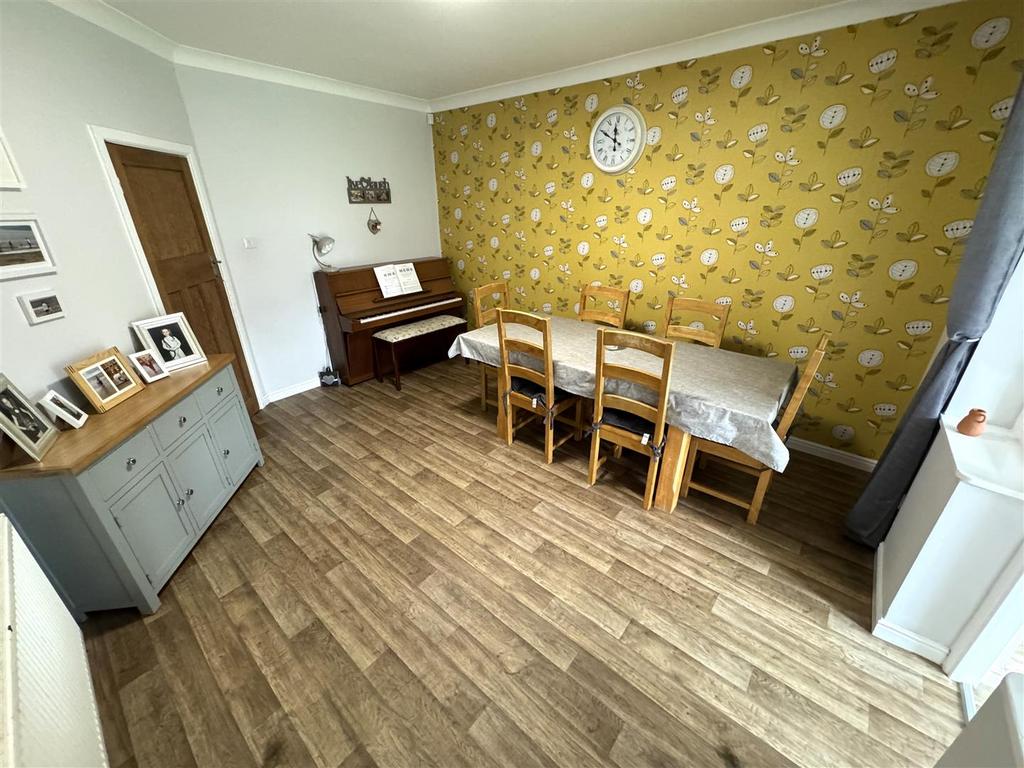 Dining Room 2.jpg
