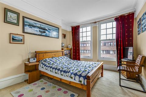 2 bedroom flat for sale, Kenilworth Court, Putney, SW15