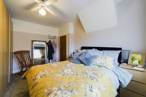 5 Glenside, Scarborough, YO12 6BN