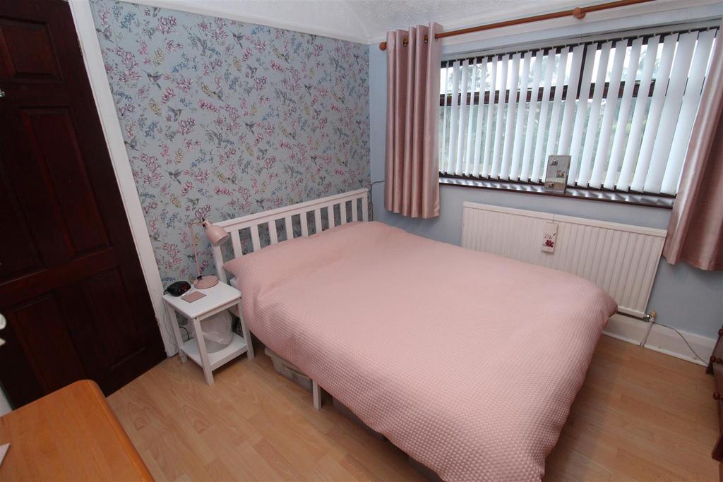 Bed1a.JPG