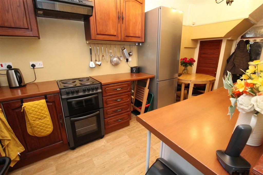 Kitchen1.JPG