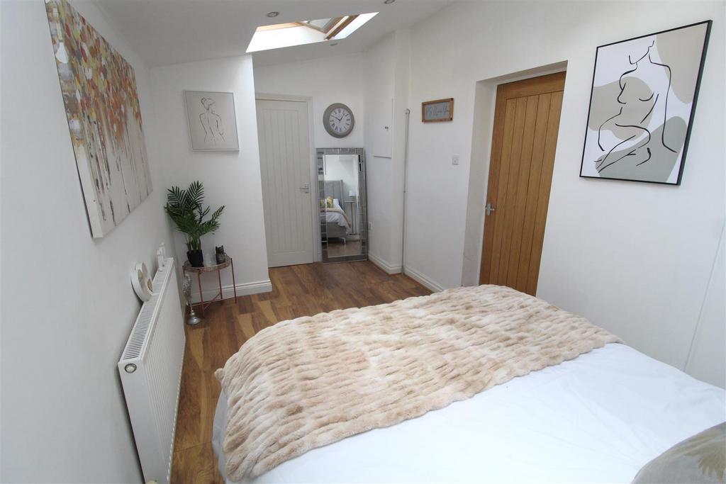Master Bedroom2.JPG
