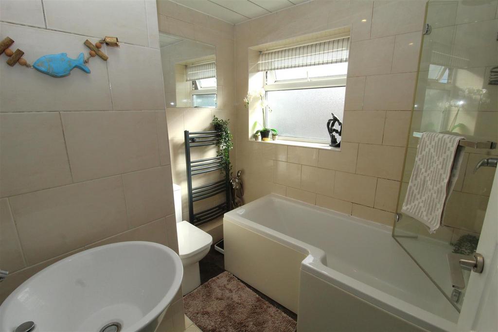 Bathroom.JPG