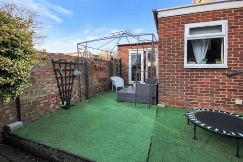 4 bedroom semi-detached house for sale, Shelley Road, Wellingborough NN8