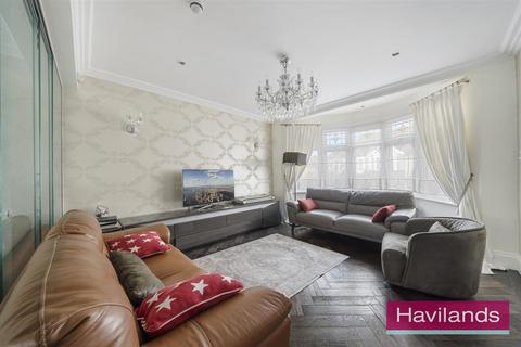6 bedroom semi-detached house for sale, Hillcrest, Winchmore Hill