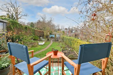 24 Bishopscourt Road, Sheffield, S8 9HP