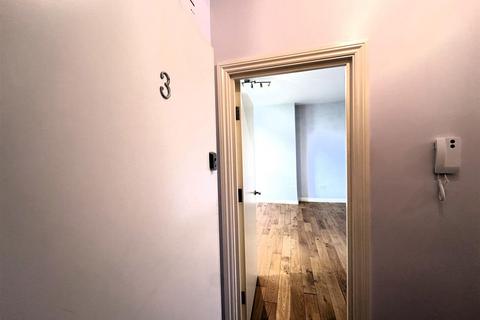 2 bedroom flat to rent, 2-4 High Street, Keynsham