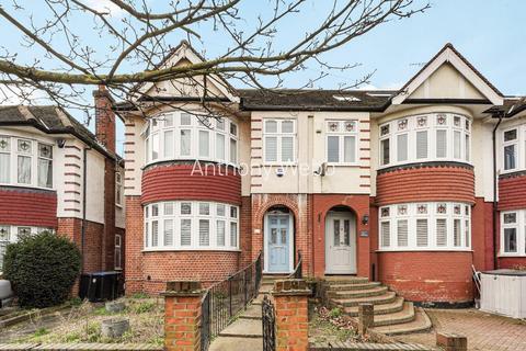 3 bedroom end of terrace house for sale, Firs Lane, Winchmore Hill, London N21