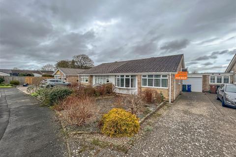 2 bedroom semi-detached bungalow for sale - The Winding, Dinnington, Newcastle Upon Tyne