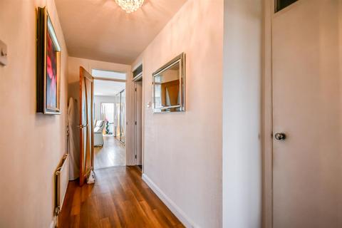 2 bedroom flat for sale, Eastern Esplanade, Southend-On-Sea SS1