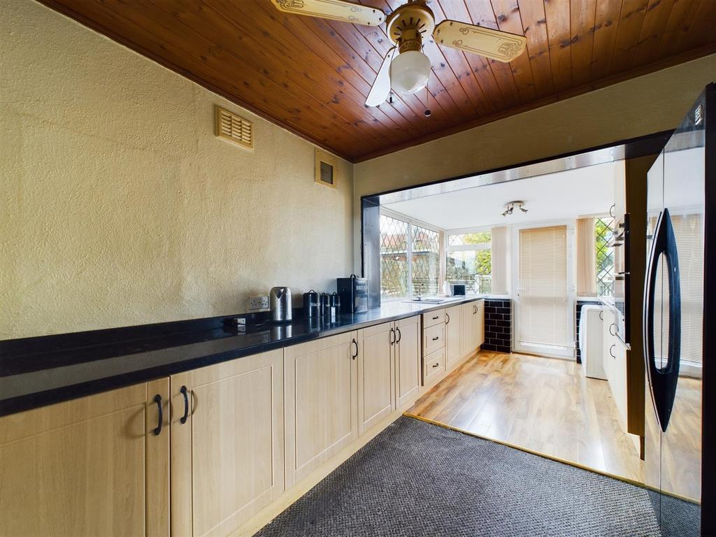 Kitchen: