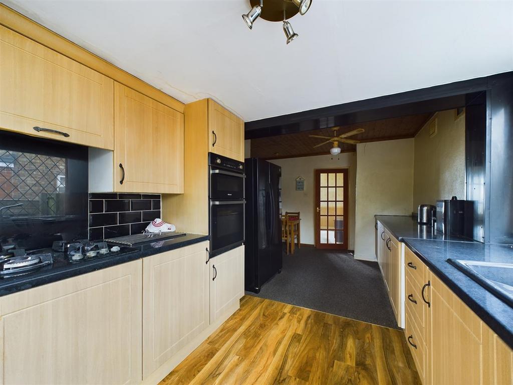 Kitchen: