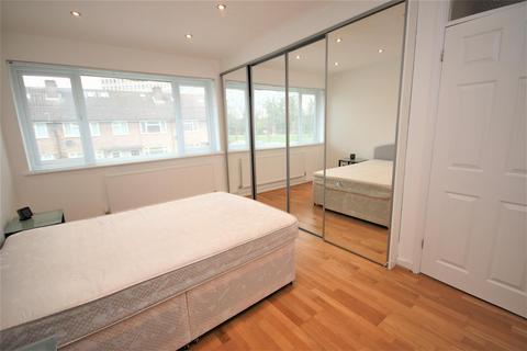 2 bedroom maisonette to rent - Norfolk Close, Cockfosters, EN4