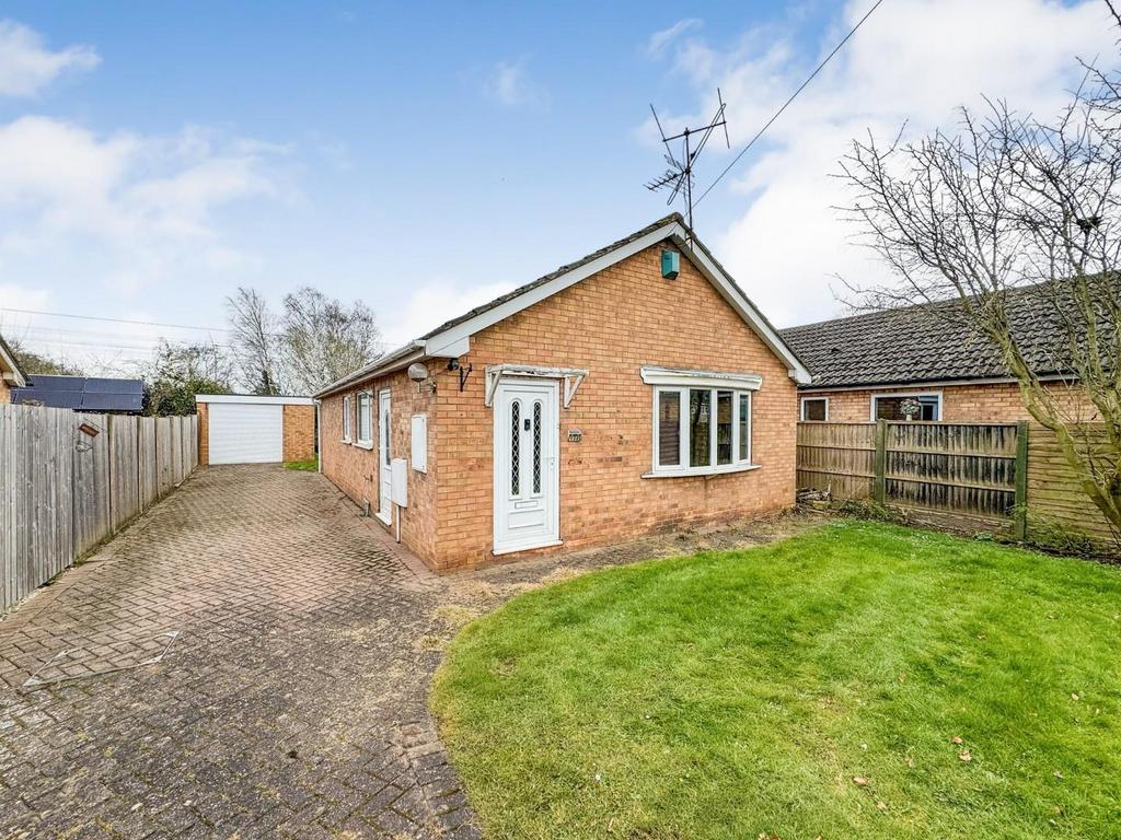 Station Road, Bawtry, Doncaster, DN10... 3 bed detached bungalow for