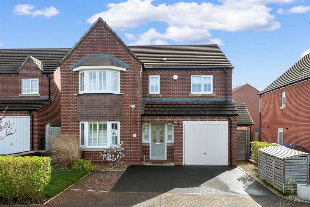 Harding Way, Evesham WR11 4 bed detached house for sale £425,000