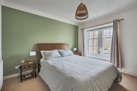 1 bedroom flat for sale, Cleeve Wood Road, Downend