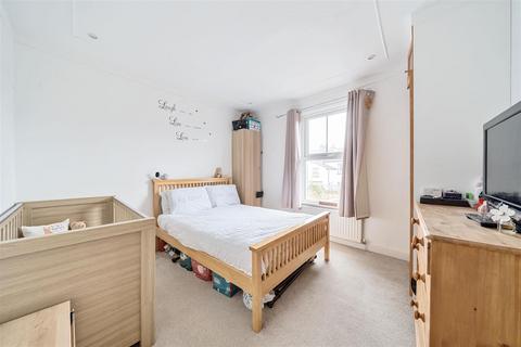 32 Westfield Road, Surbiton, KT6 4EL