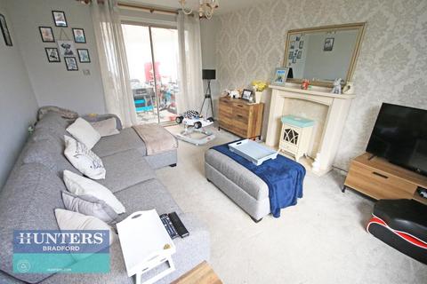 3 bedroom detached house to rent - Dorian Close Greengates, Bradford, West Yorkshire, BD10 8BQ
