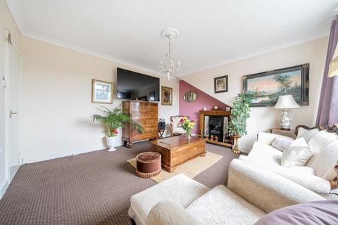 2 bedroom flat for sale, Canadian Avenue, London, SE6 3AS