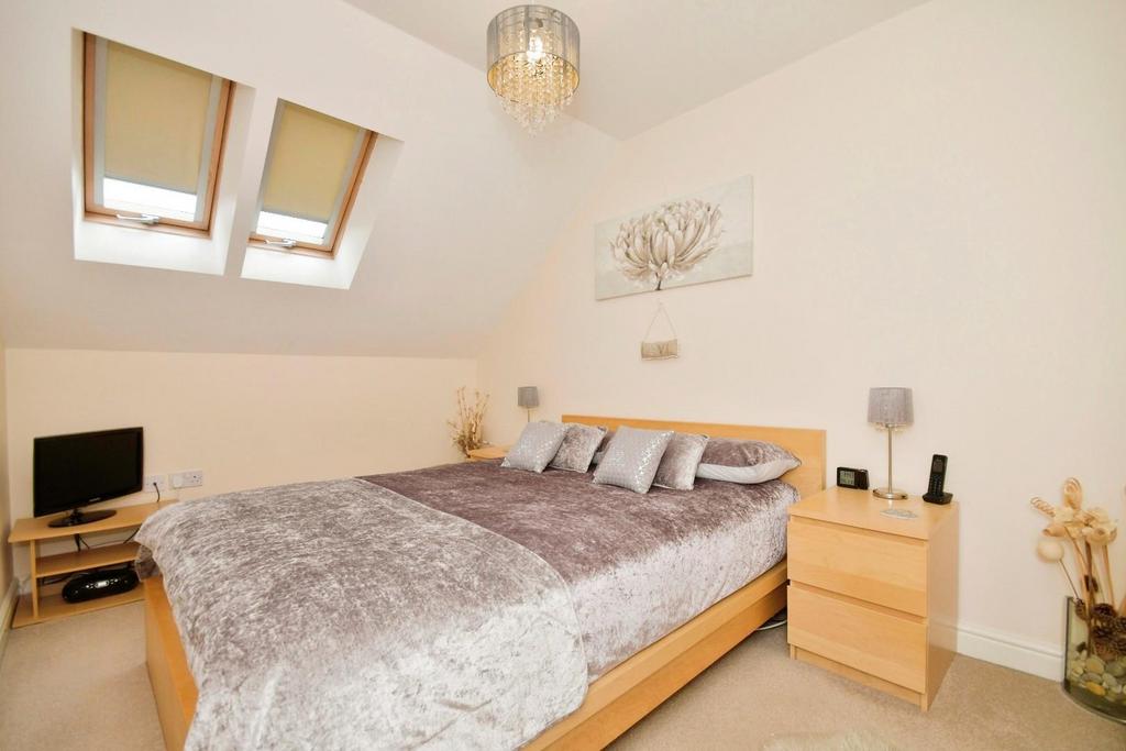 BEDROOM 1.jpg