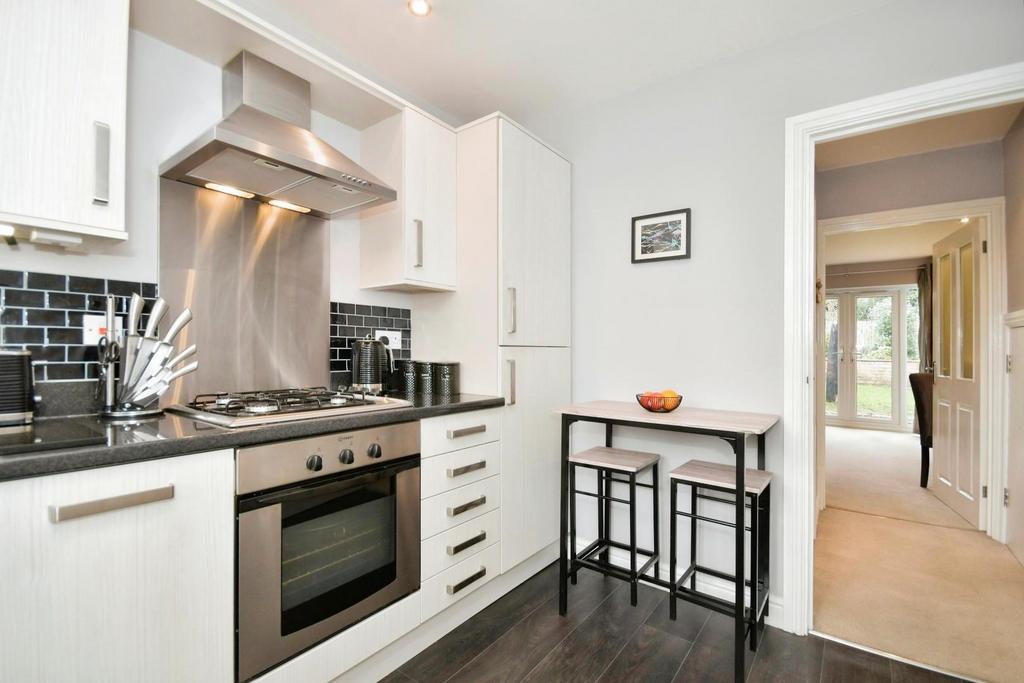 KITCHEN 02.jpg