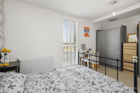 1 bedroom flat for sale, Isobel Place, London, N15