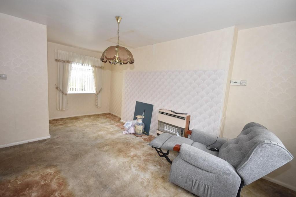 St. Johns Road, Staveley, Chesterfield, S43 3QN 3 bed end of terrace