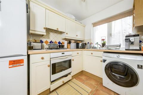 9 Ivybridge Close, Twickenham, TW1 1EA