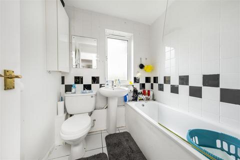 9 Ivybridge Close, Twickenham, TW1 1EA