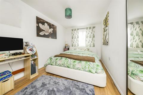 9 Ivybridge Close, Twickenham, TW1 1EA