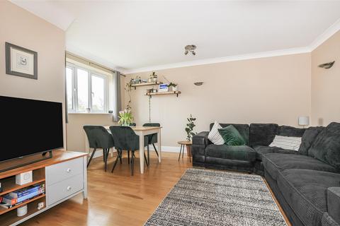 10a Green Lane, Windsor, SL4 3SA